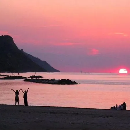 La Casa Di Riccardo Centro-mare Apartment *